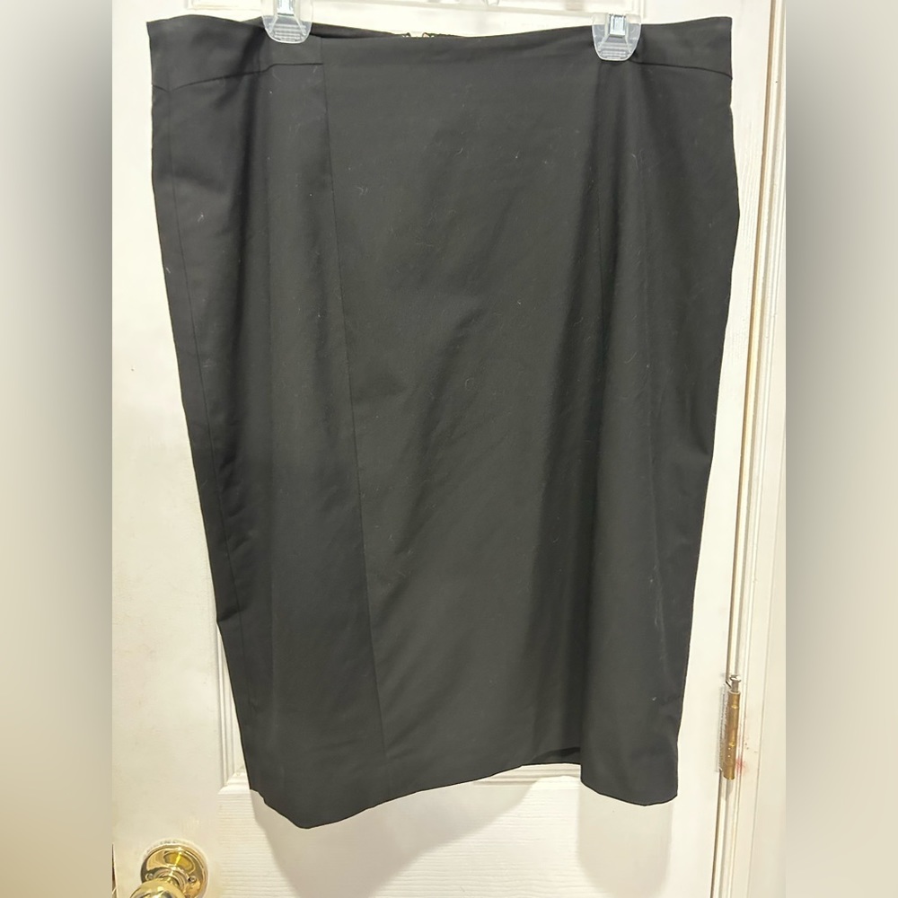 Black skirt with back zipper